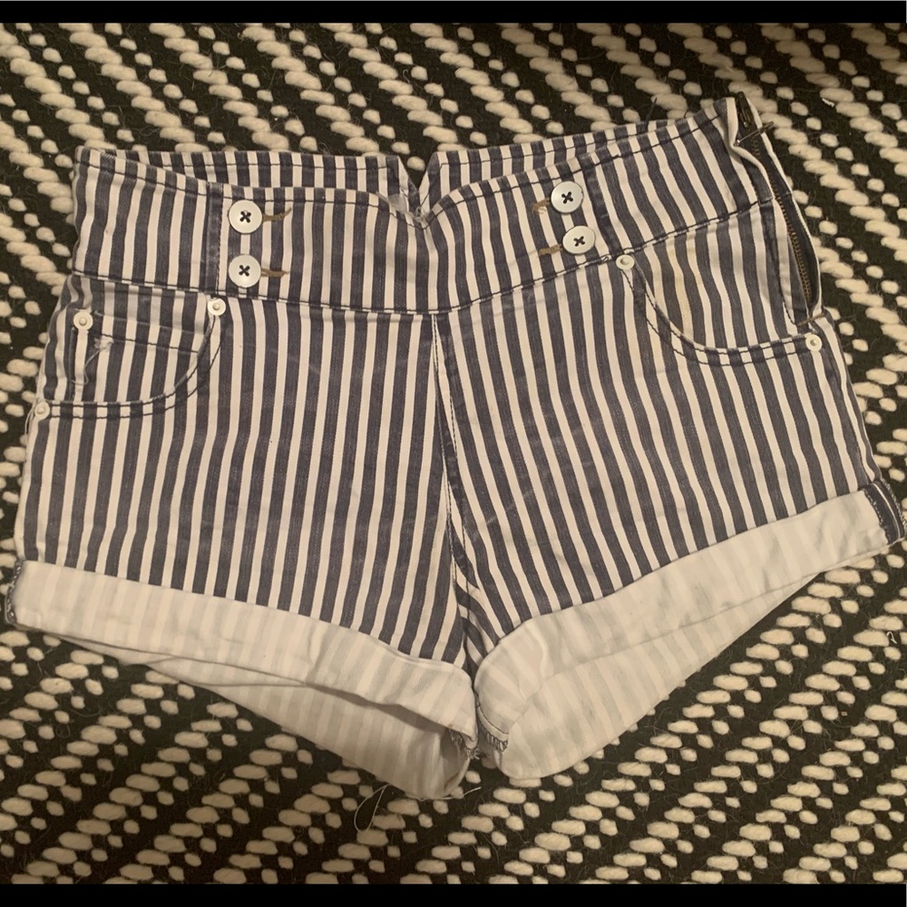 CUTE NAVY/WHITE STRIPE FREE PEOPLE SHORTS